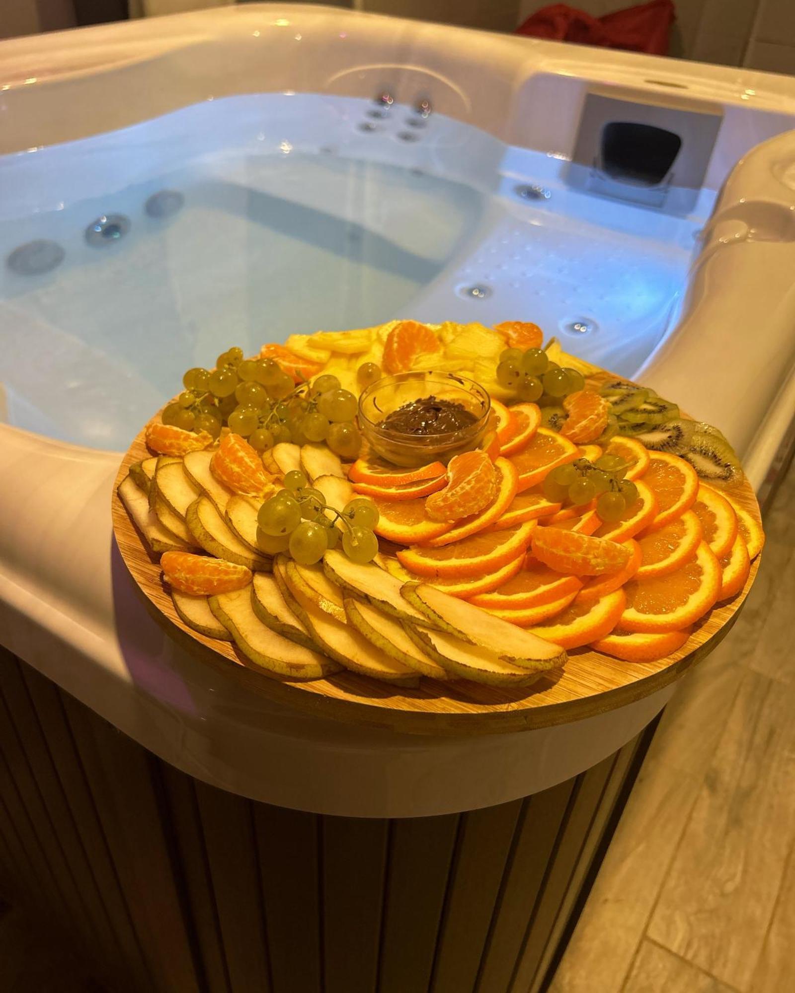 Jacuzzi Prive Arrivee Autonome Villa กงฟล็องส์-แซงโตโนรีน ภายนอก รูปภาพ