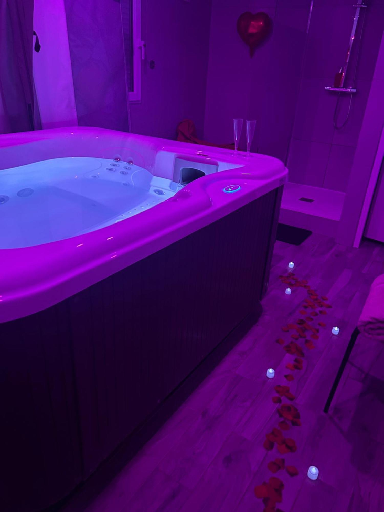 Jacuzzi Prive Arrivee Autonome Villa กงฟล็องส์-แซงโตโนรีน ภายนอก รูปภาพ